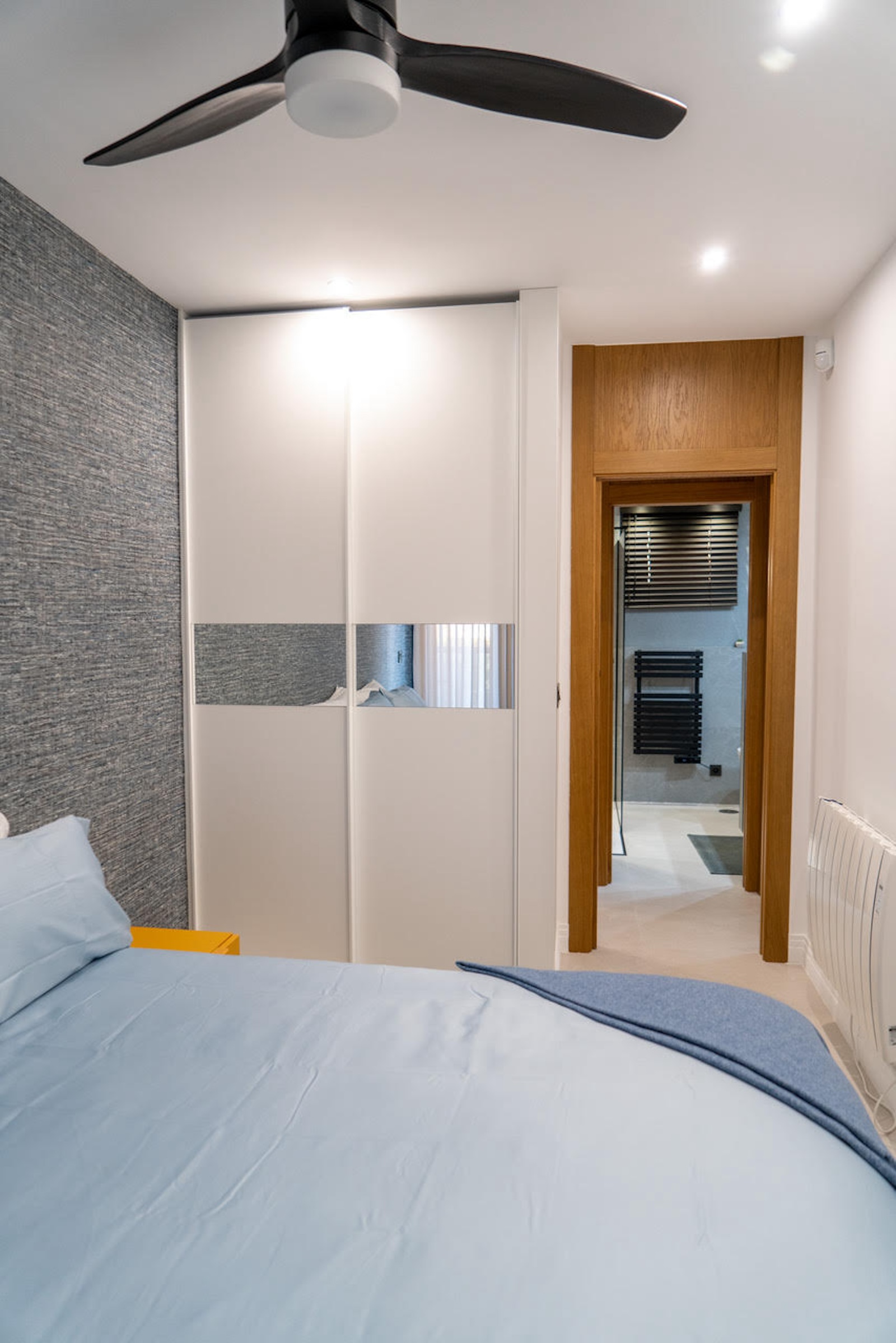 Master bedroom in apartment for sale in Torrevieja
