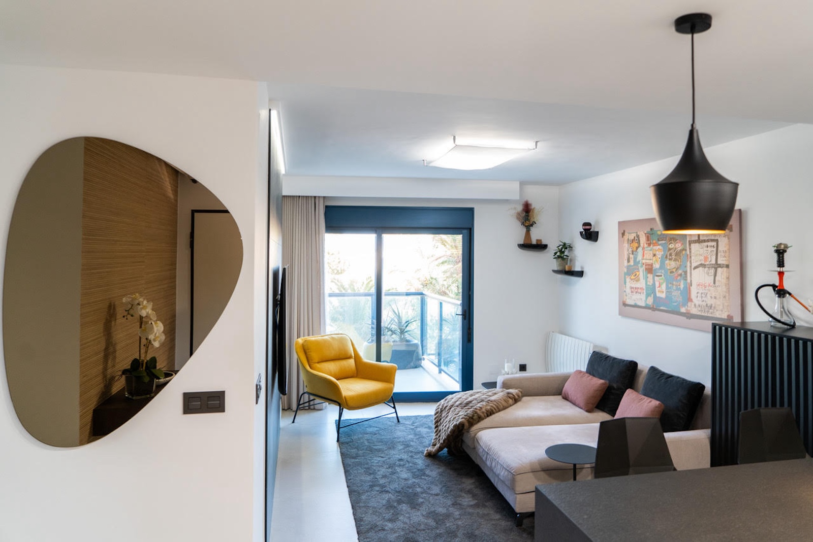 Excellent, newly renovated apartment located within the prestigious residential area of La Veleta in