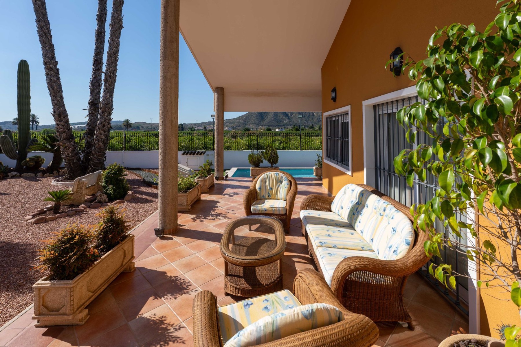 Terrace in villa for sale in Orihuela