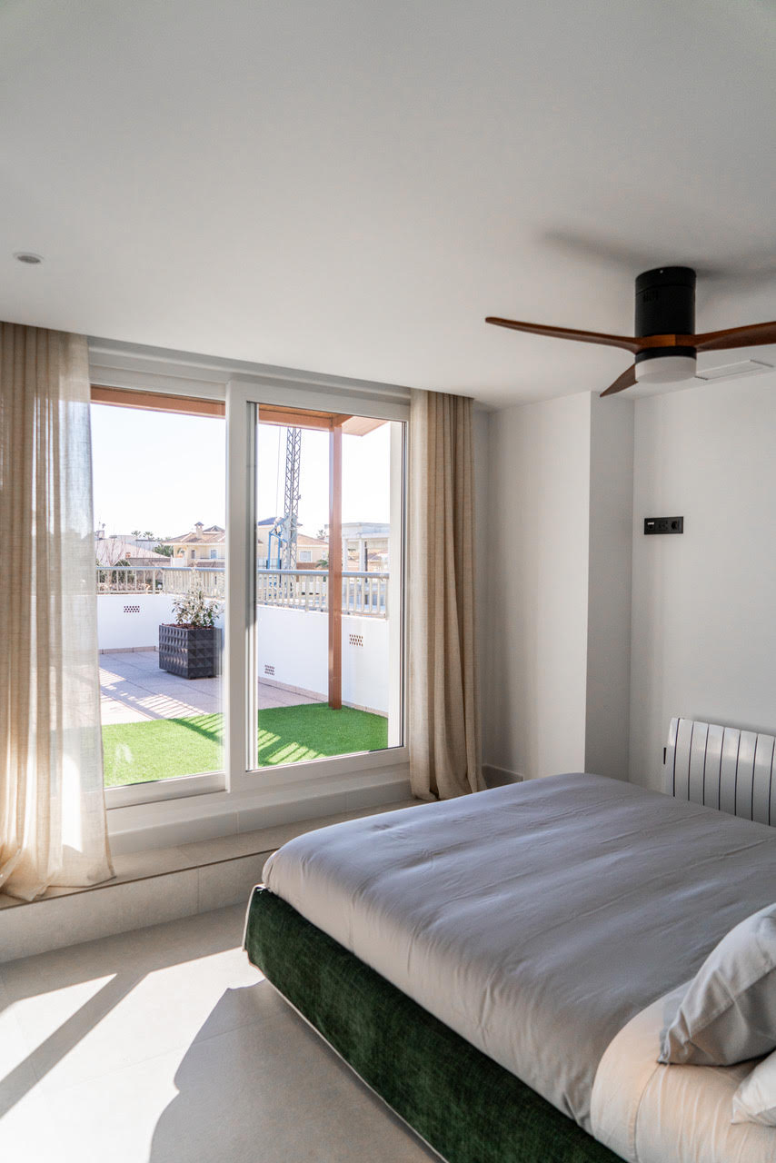 Bedroom in penthouse for sale in Orihuela
