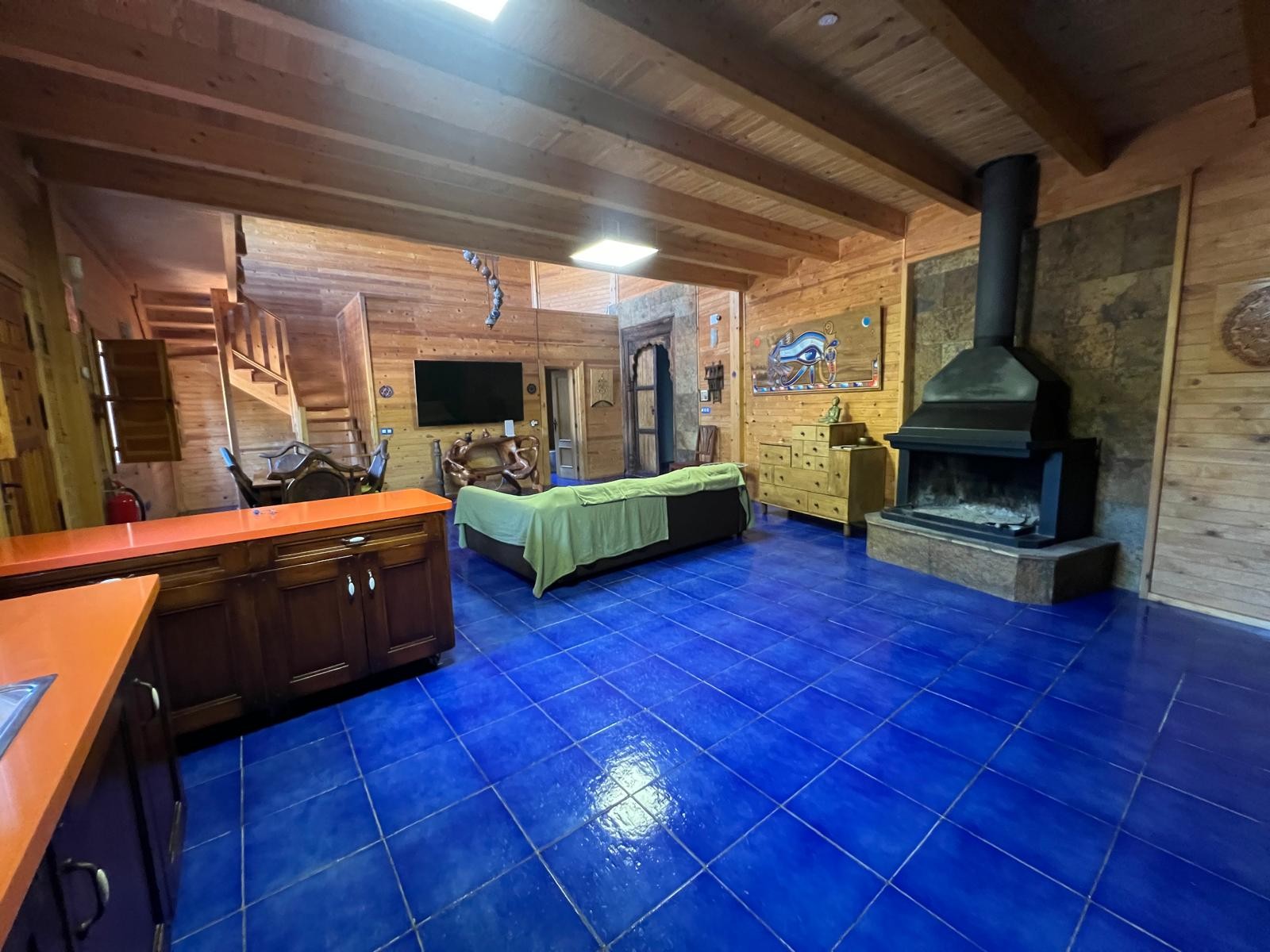 This rural complex in Abanilla (Murcia), located next to the Chícamo River, offers a unique opportun
