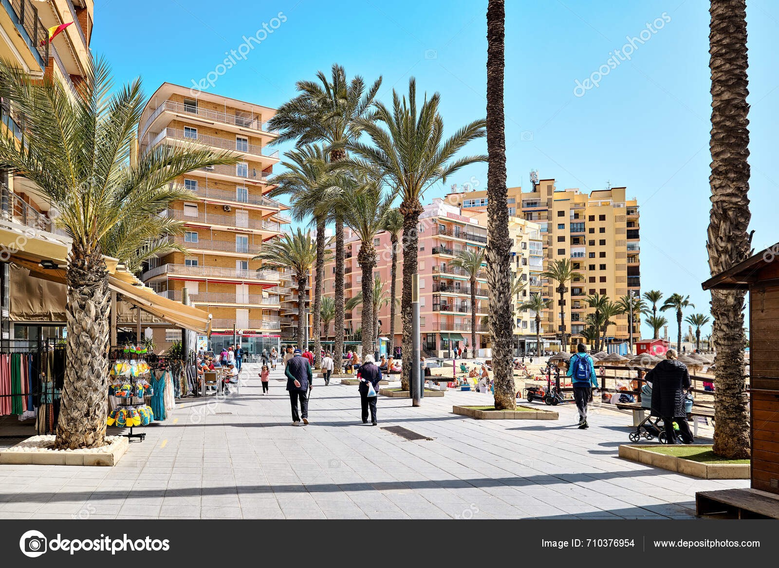 Bedroom in apartment for sale in Torrevieja