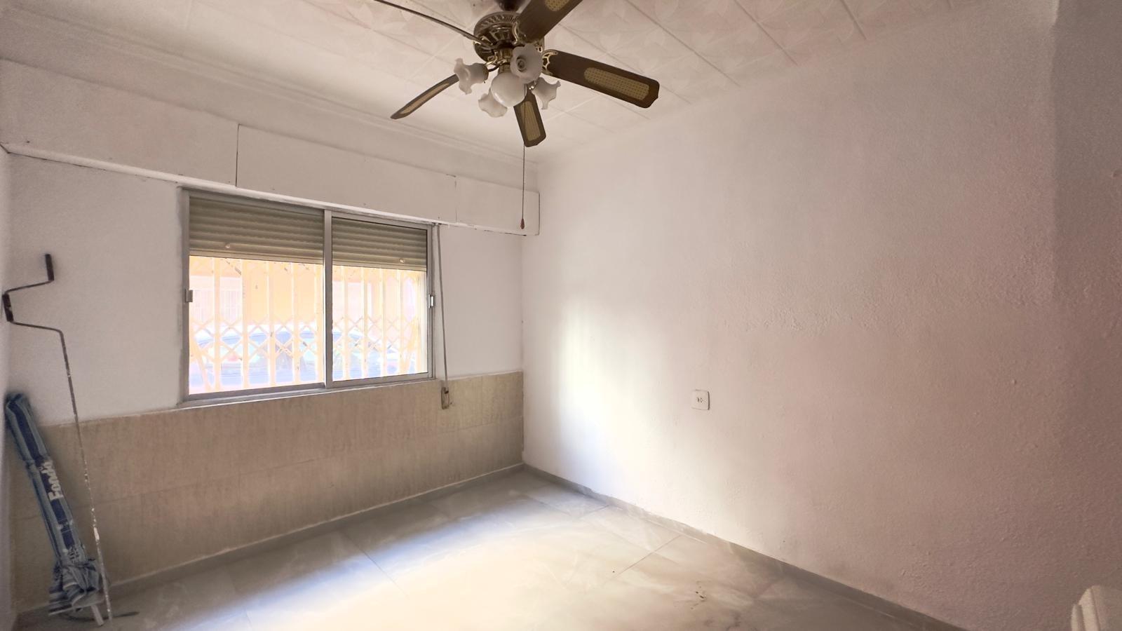Master bedroom in apartment for sale in Torrevieja