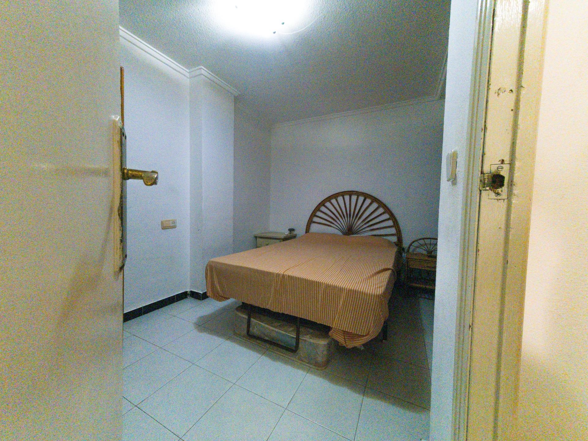 Master bedroom in apartment for sale in Torrevieja