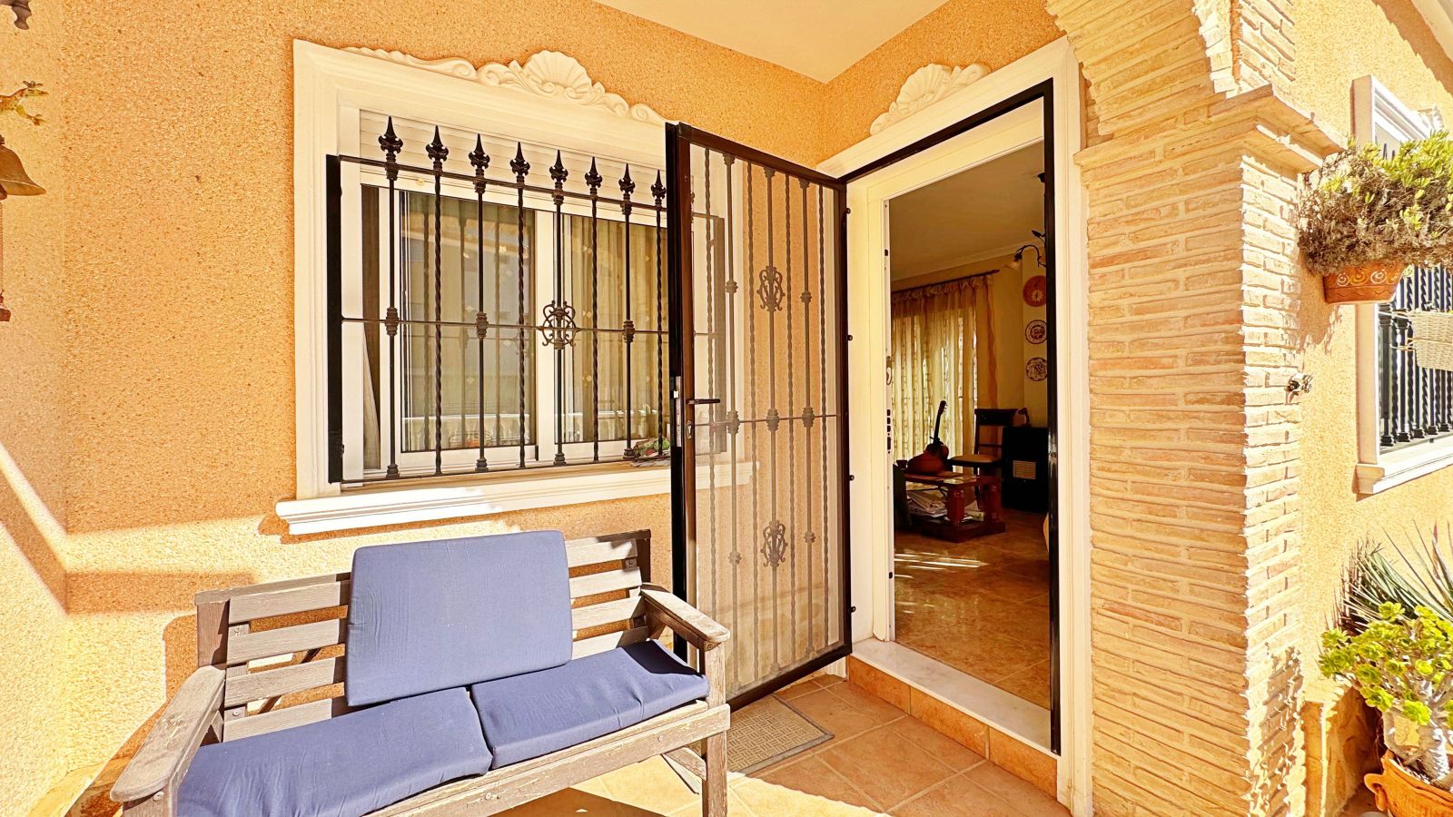 Bedroom in terraced for sale in Orihuela Costa