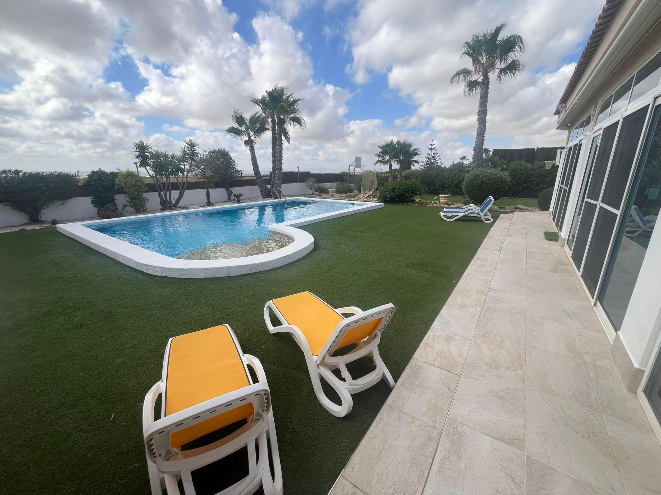 Terrace in villa for sale in Gea Y Truyols