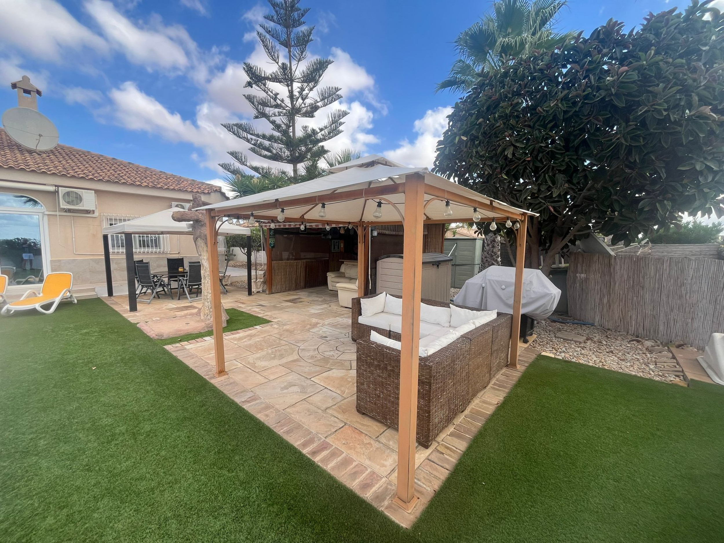 Dining area in villa for sale in Gea Y Truyols