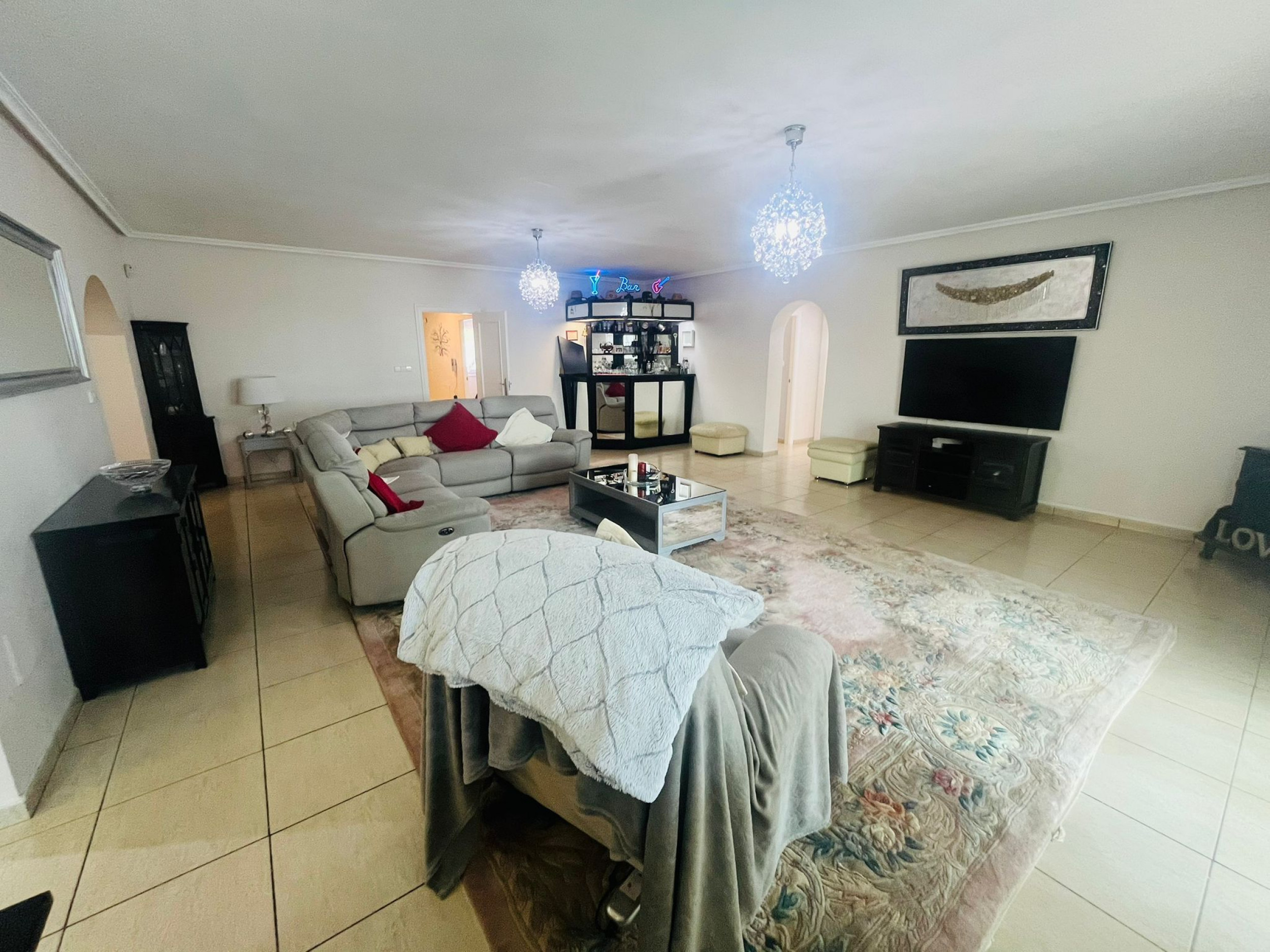Dining area in villa for sale in Gea Y Truyols