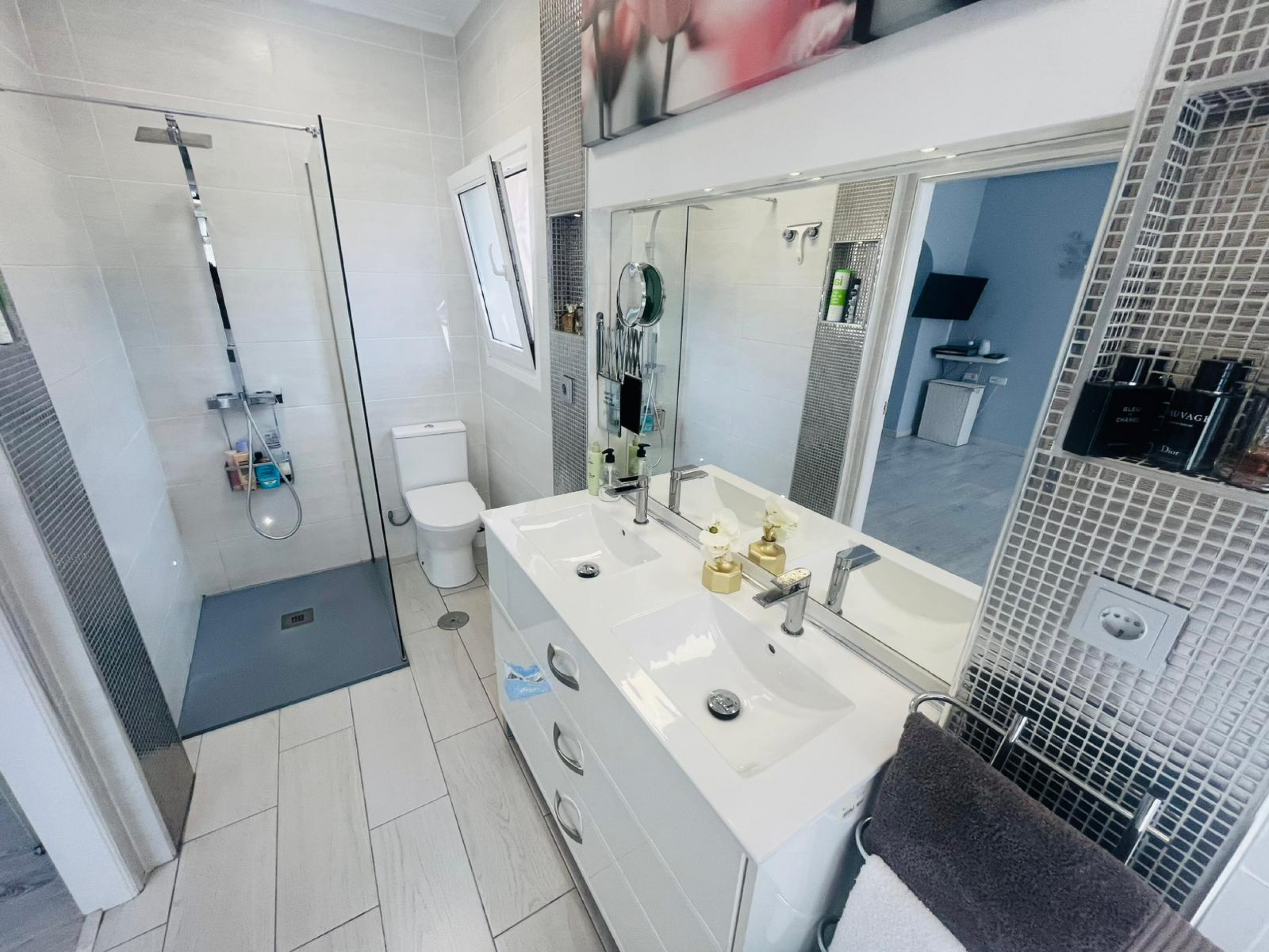 Bathroom in villa for sale in Gea Y Truyols