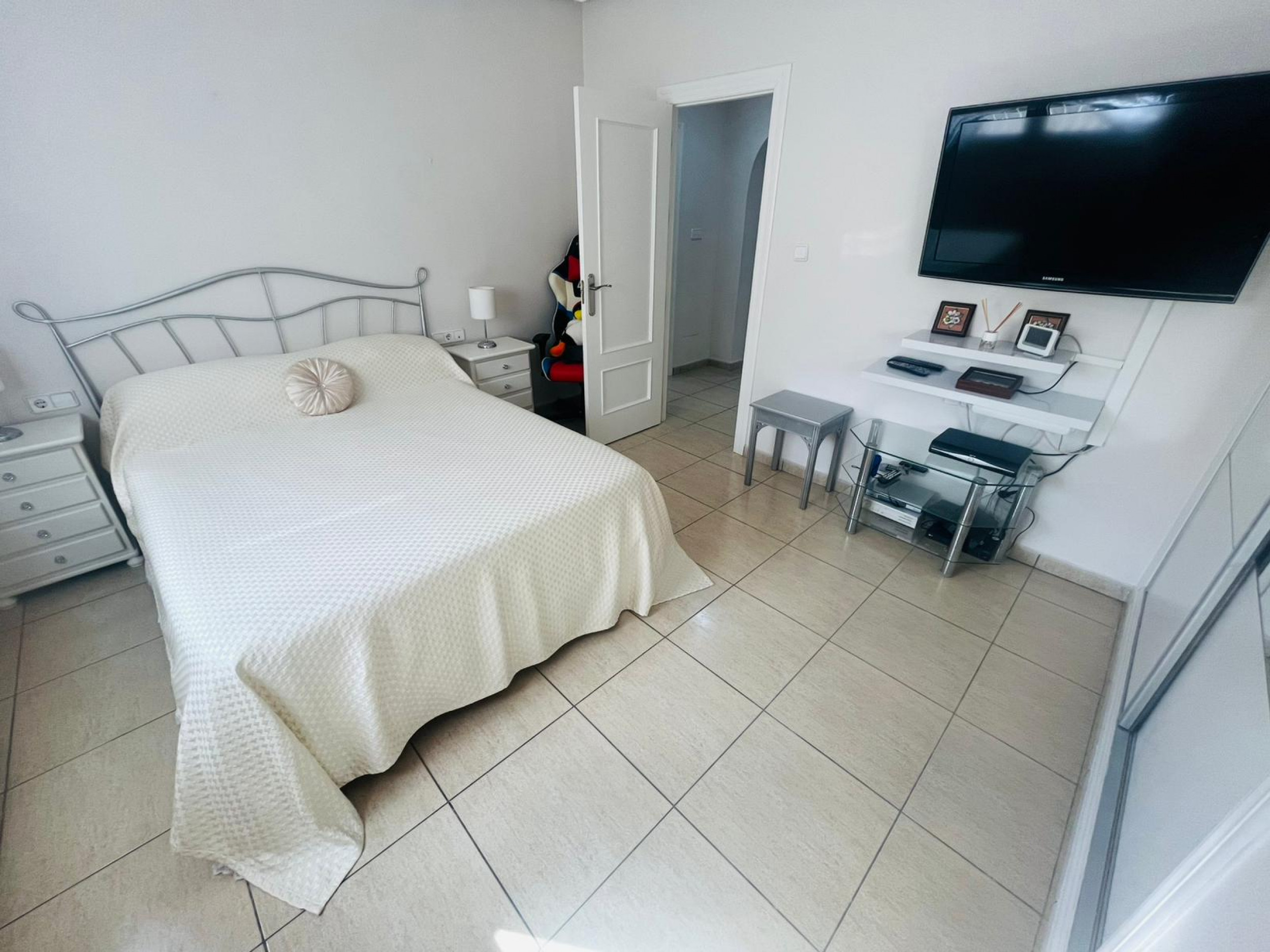 Bedroom in villa for sale in Gea Y Truyols