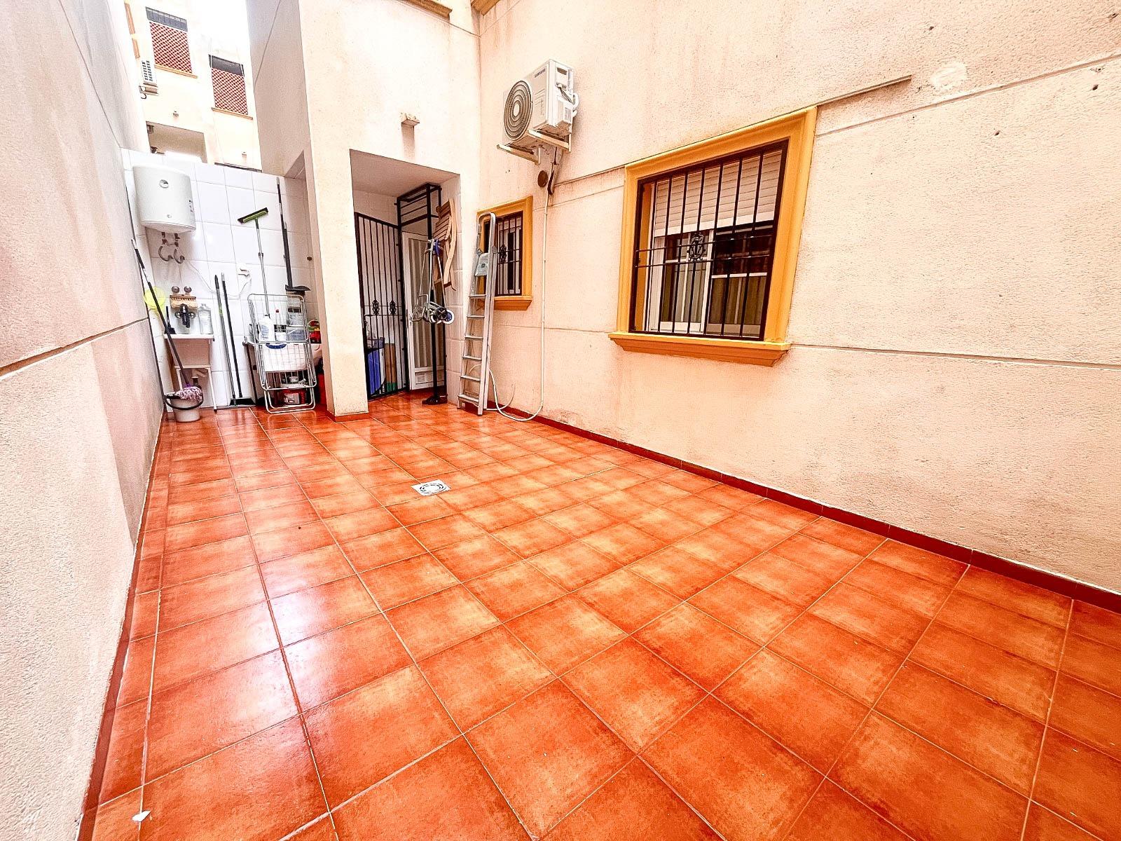 Garden in bungalow for sale in Orihuela Costa