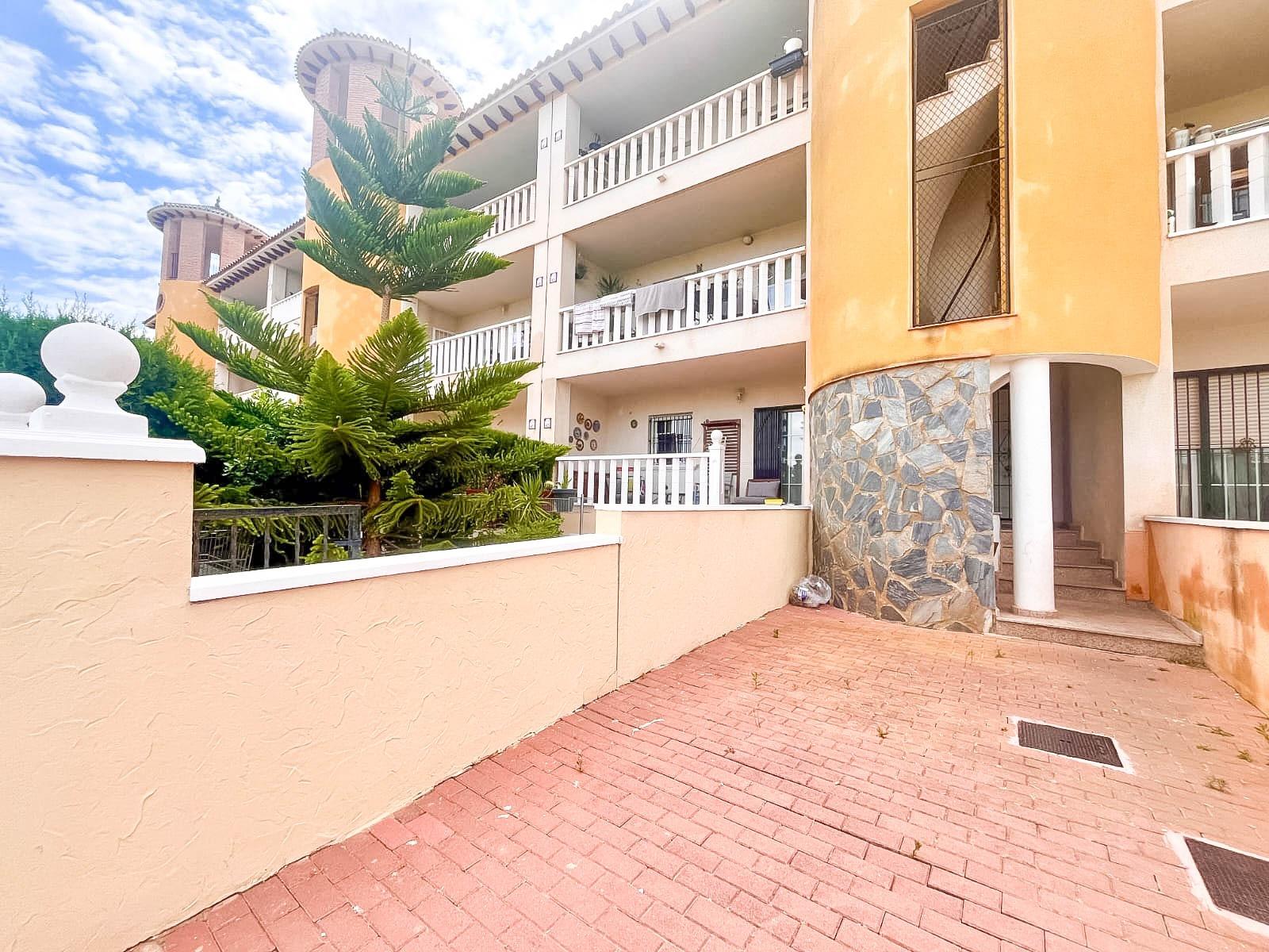 Bedroom in bungalow for sale in Orihuela Costa