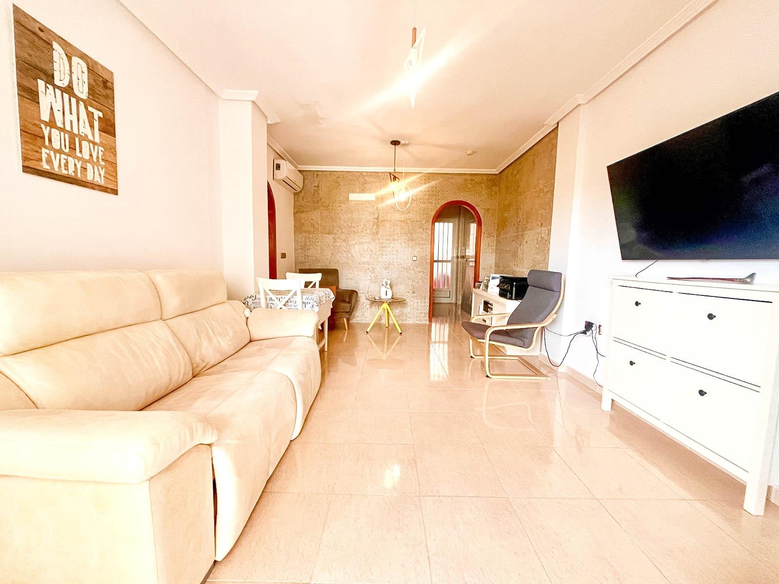 Dining area in bungalow for sale in Orihuela Costa
