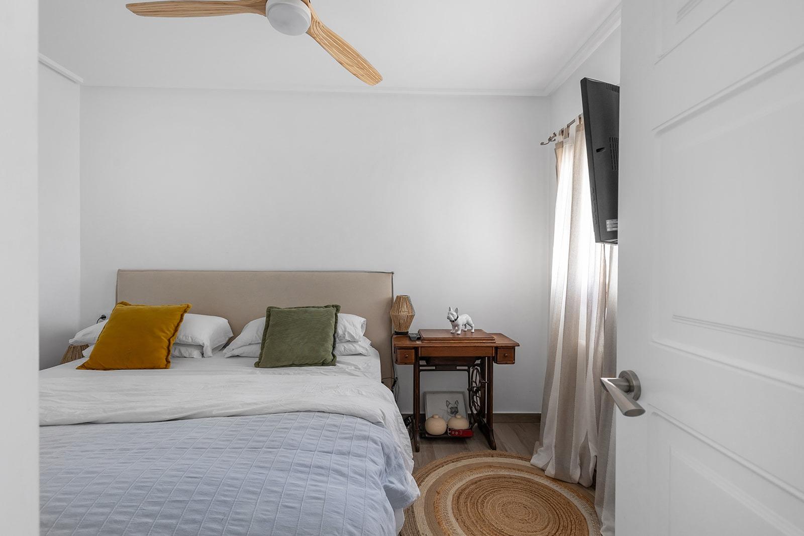 Master bedroom in penthouse for sale in Banos y Mendigo
