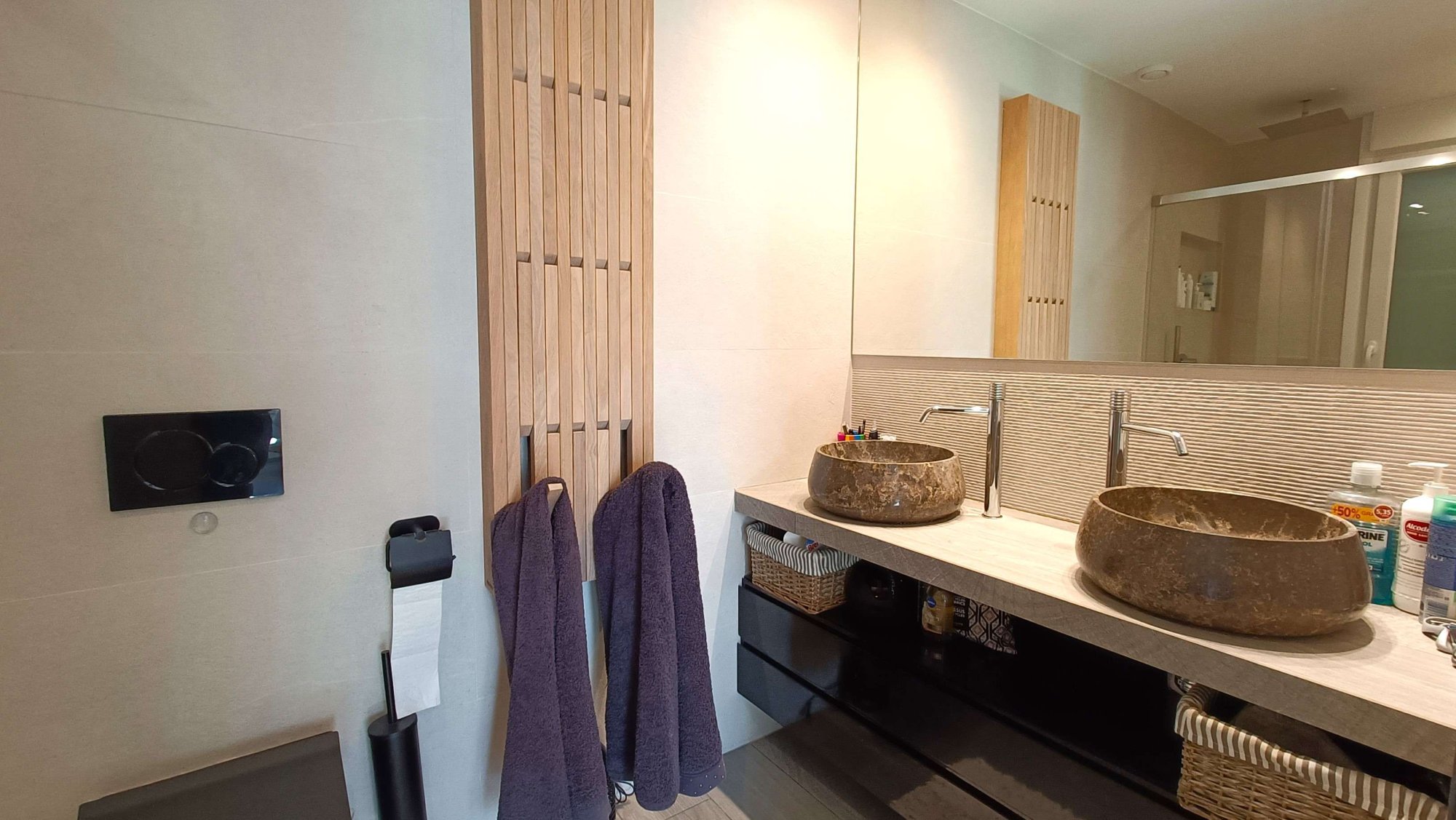 Master bedroom in villa for sale in Algorfa