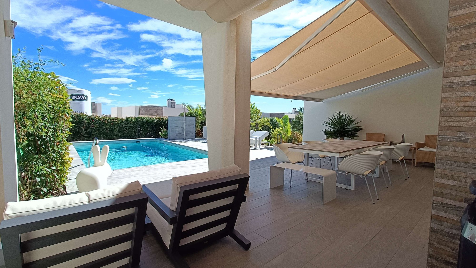 Master bedroom in villa for sale in Algorfa