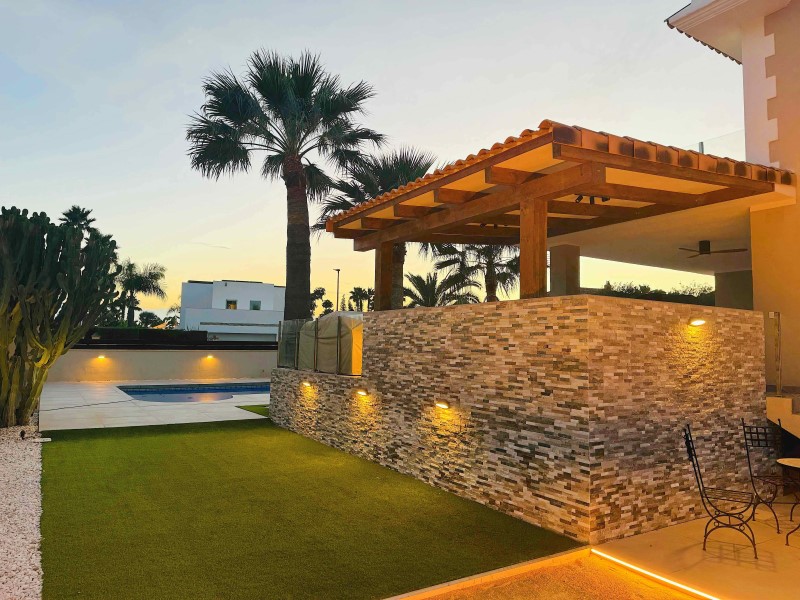 Master bedroom in villa for sale in Alfas del Pi
