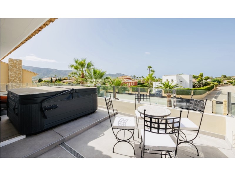 Dining area in villa for sale in Alfas del Pi