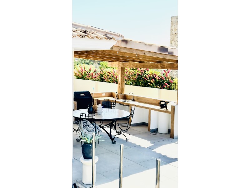 Dining area in villa for sale in Alfas del Pi