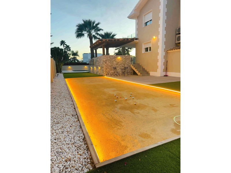 Bedroom in villa for sale in Alfas del Pi