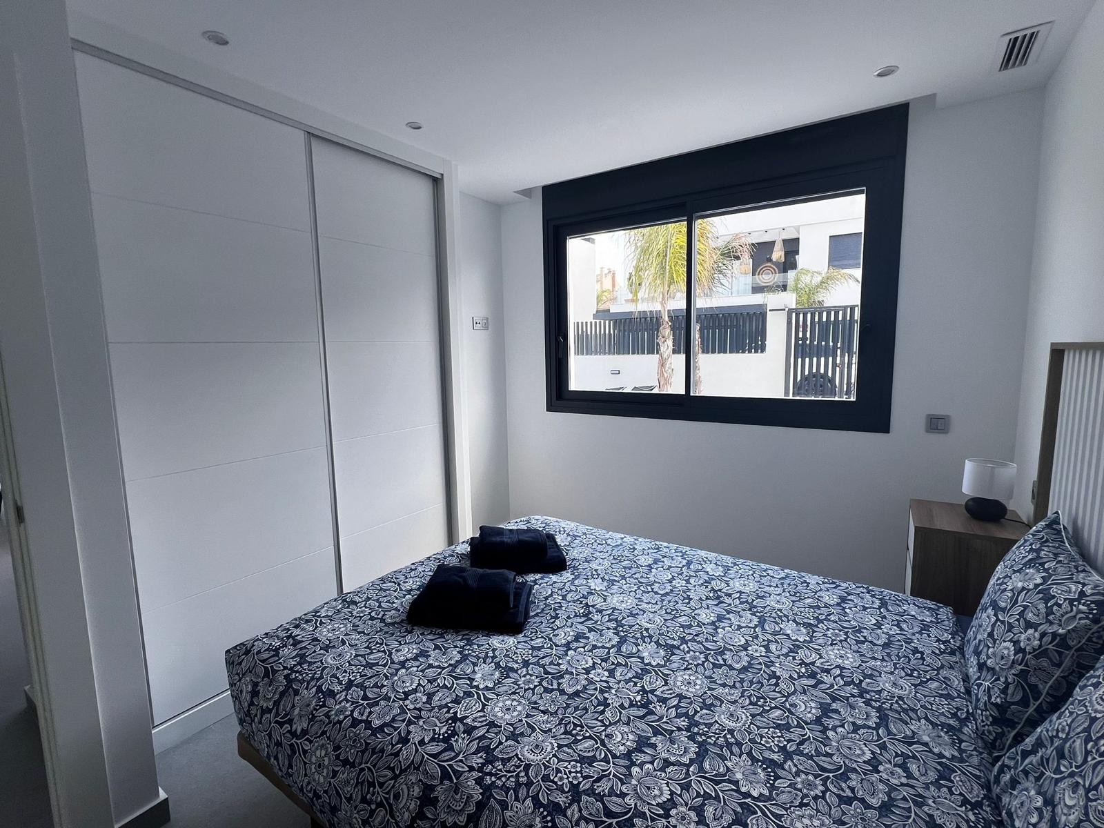 Master bedroom in villa for sale in Algorfa