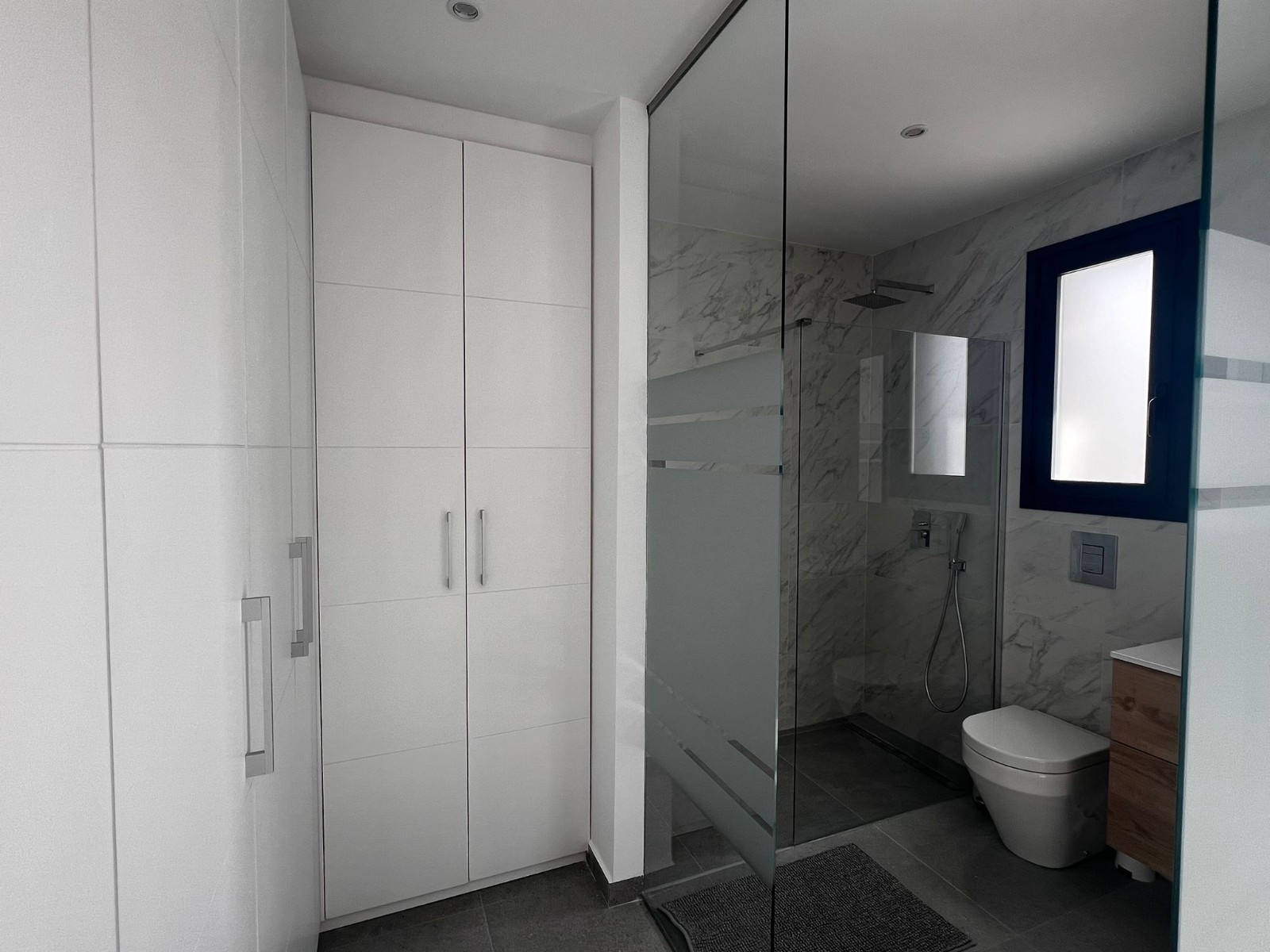 Bedroom in villa for sale in Algorfa