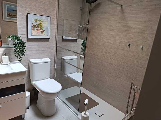 Bedroom in villa for sale in Daya Nueva