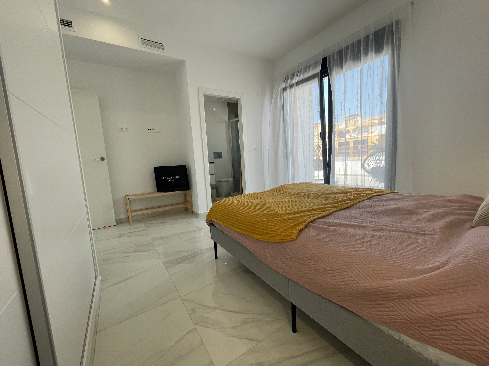 Master bedroom in villa for sale in Benijofar