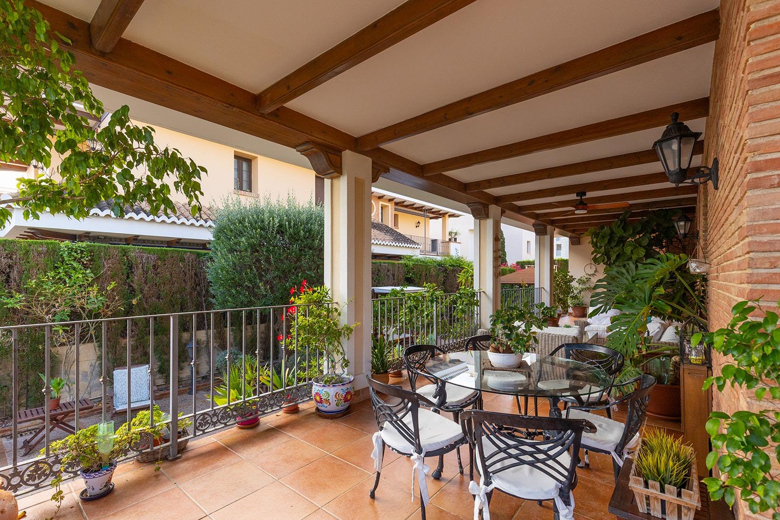 Master bedroom in villa for sale in Torrevieja