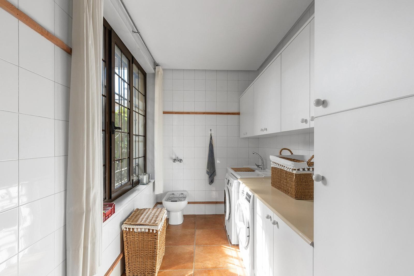 Bathroom in villa for sale in Torrevieja