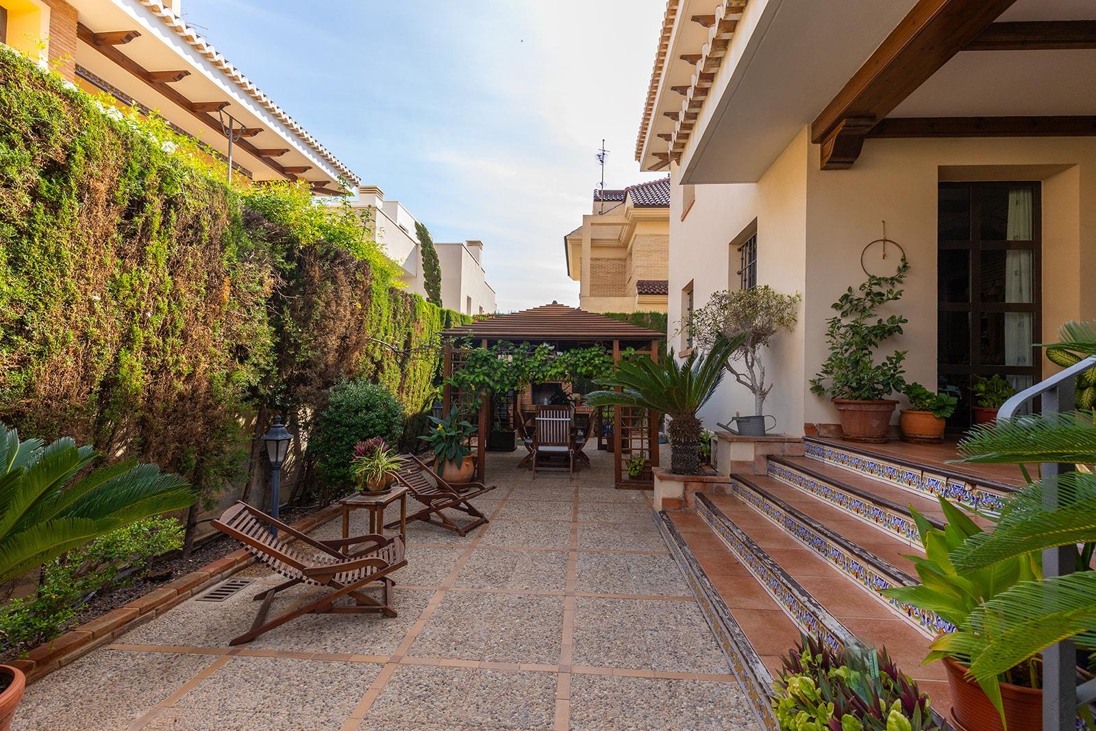 Garden in villa for sale in Torrevieja