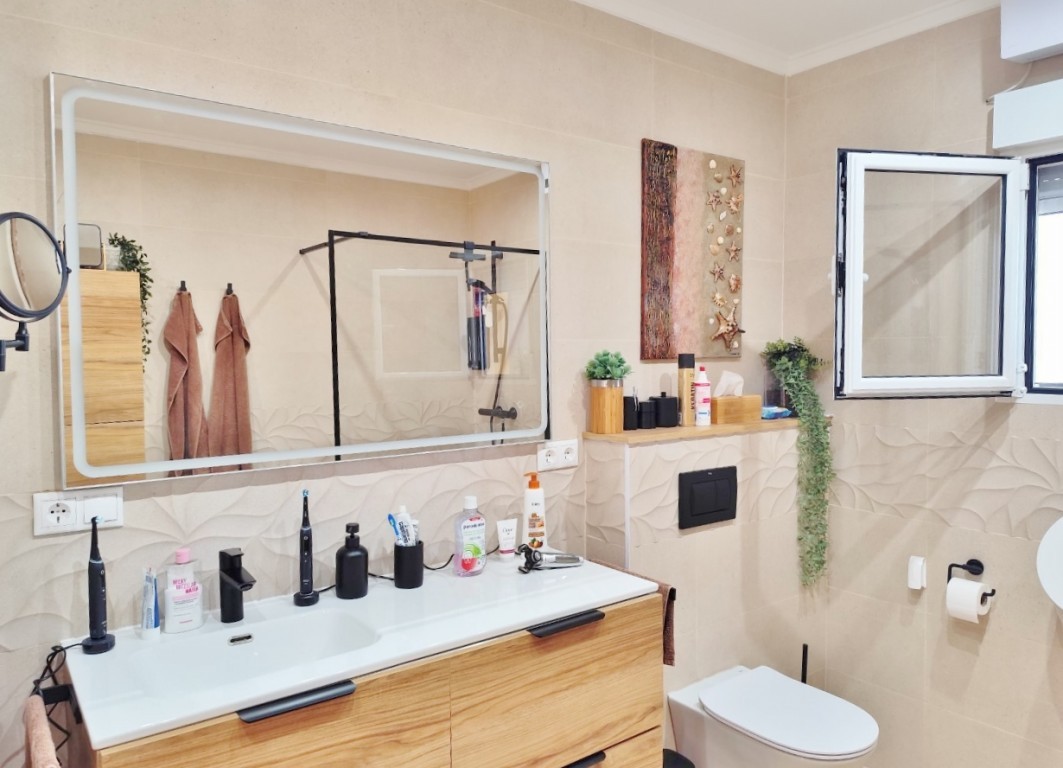 Master bedroom in villa for sale in San Miguel de Salinas