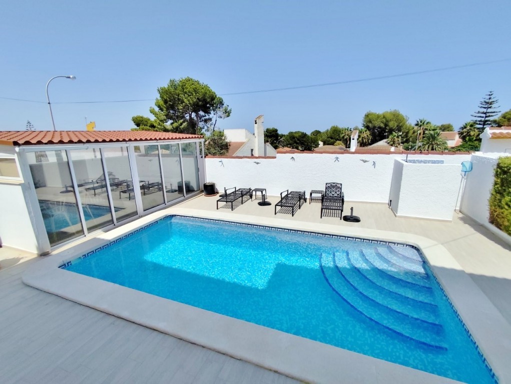 Bedroom in villa for sale in San Miguel de Salinas