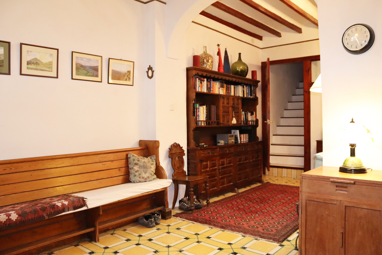This beautiful traditional Spanish townhouse is located in the heart of the village of Castell de Ca