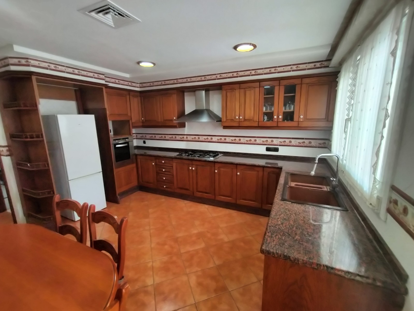 Kitchen in villa for sale in Elda