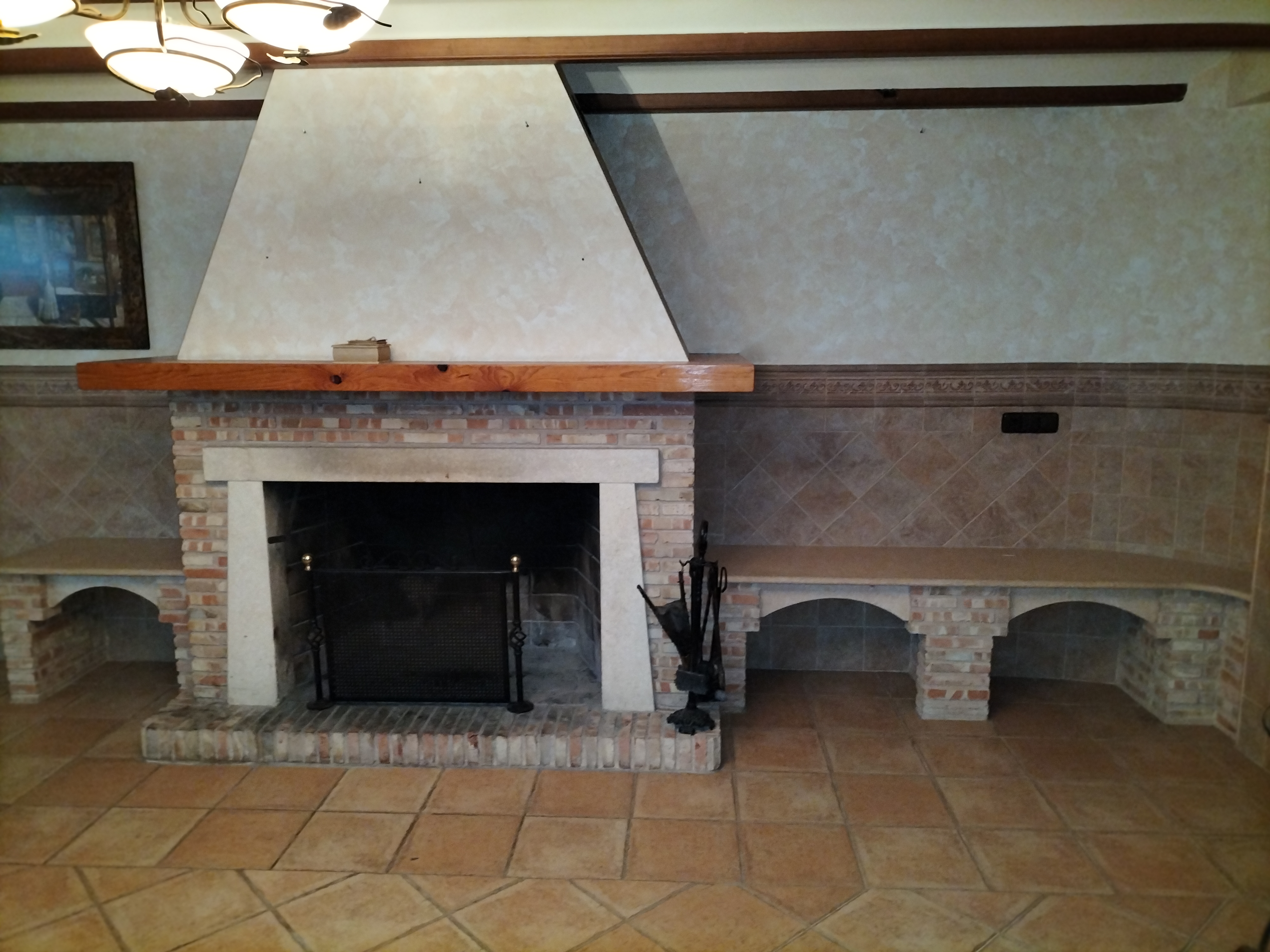 Pool area in villa for sale in Elda