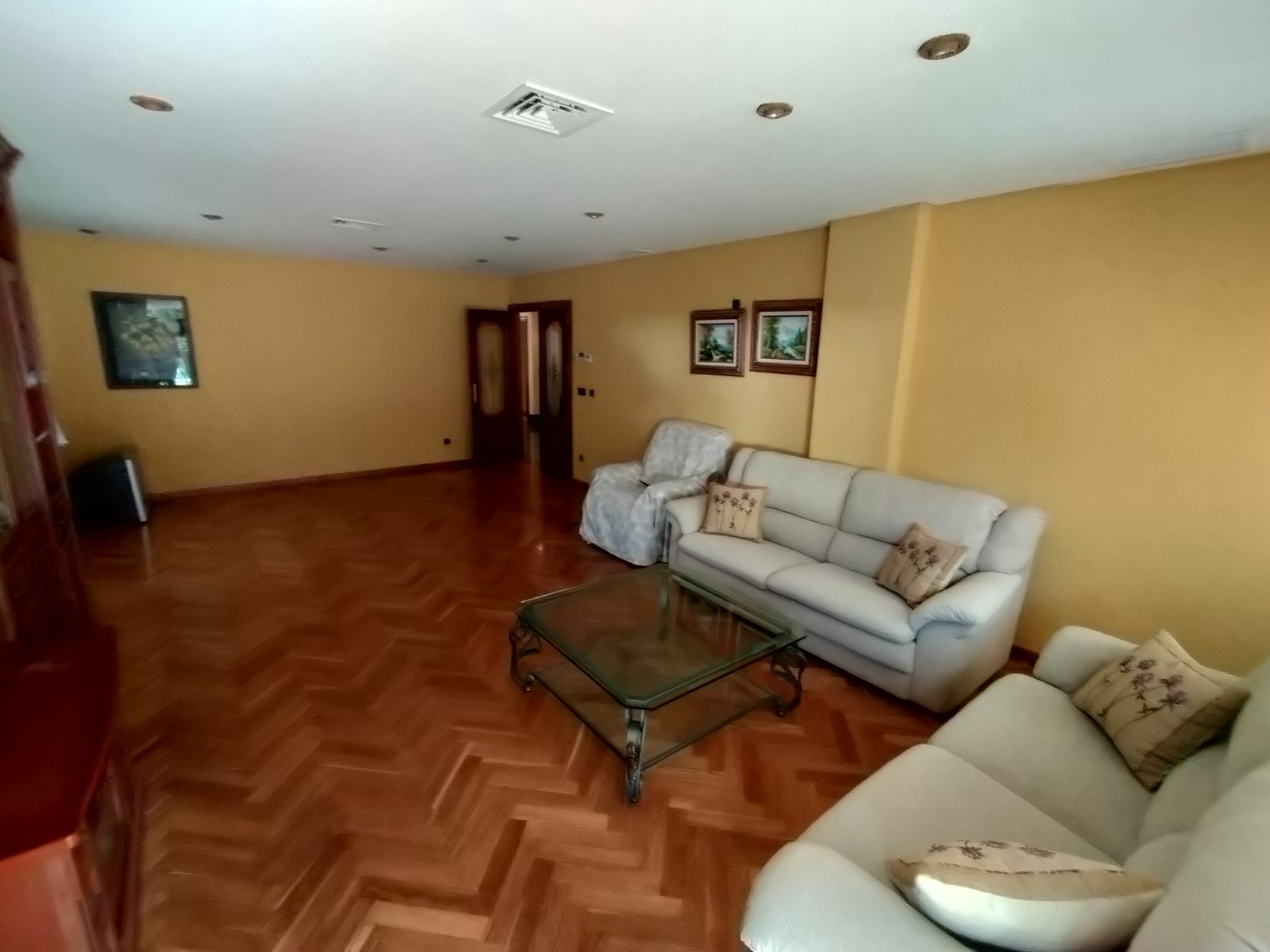 Terrace in villa for sale in Elda