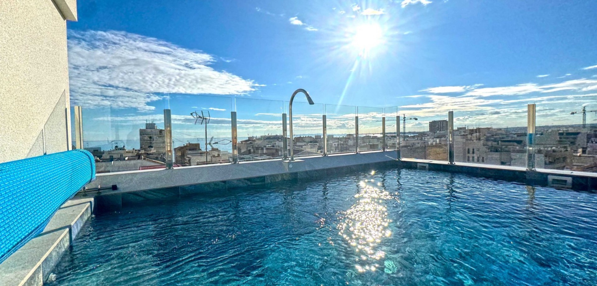 Terrace in apartment for sale in Torrevieja