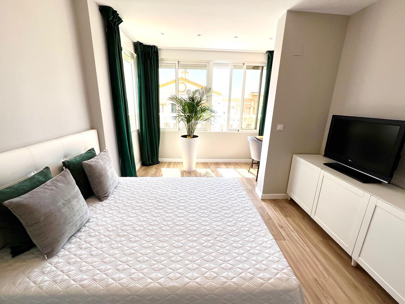 Bedroom in terraced for sale in Orihuela