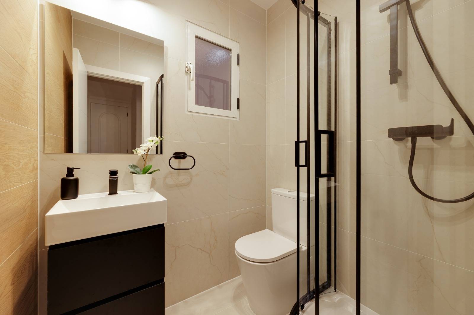 Bedroom in duplex for sale in Orihuela