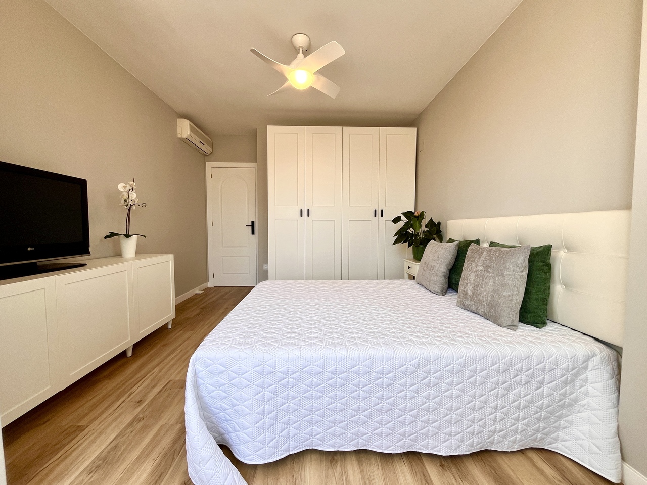 Exterior view in terraced for sale in Playa Flamenca
