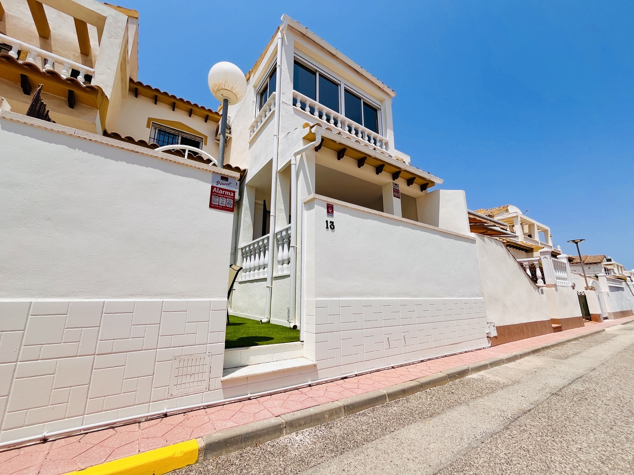 Exterior view in terraced for sale in Playa Flamenca