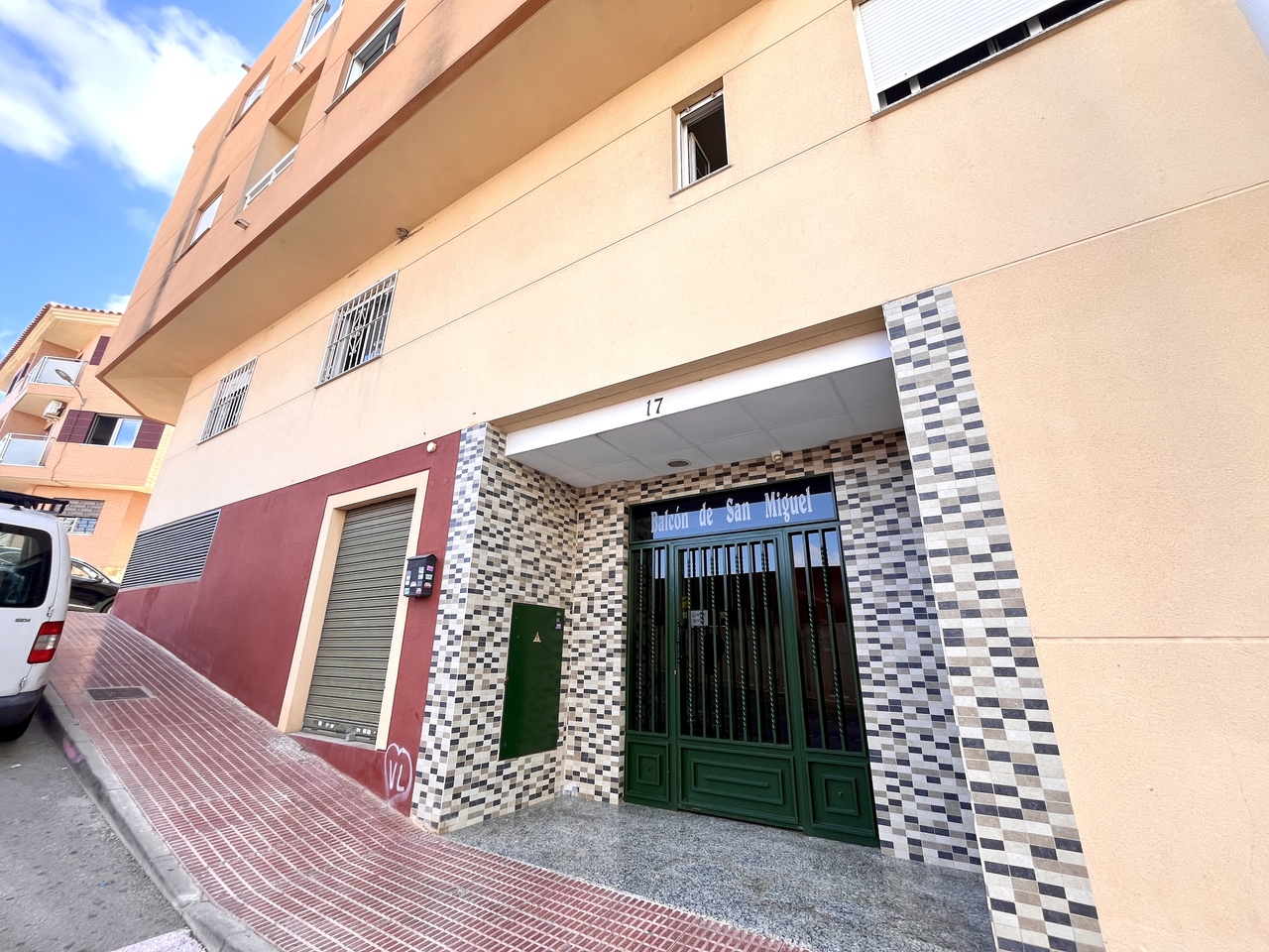Garden in apartment for sale in San Miguel de Salinas