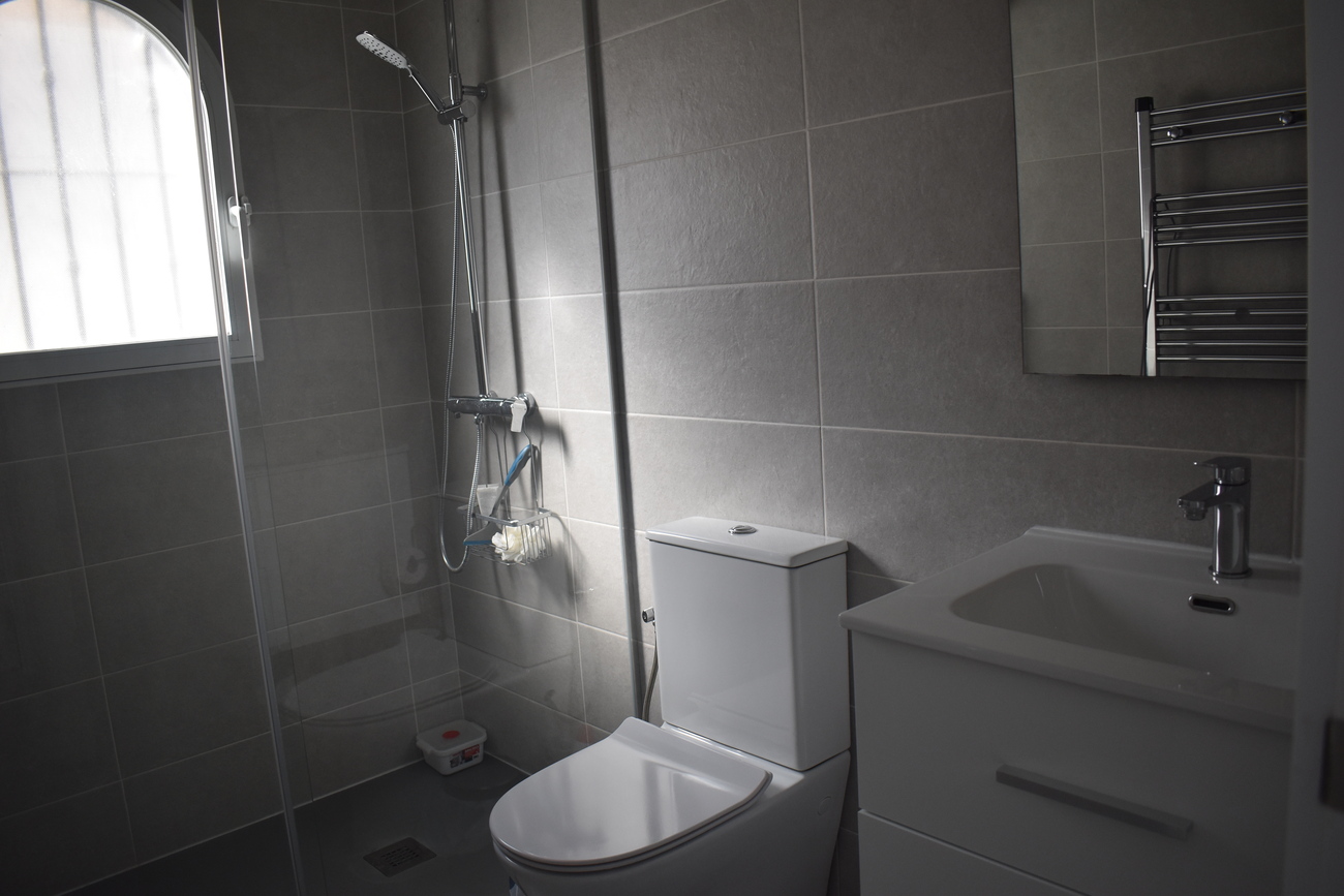 Master bedroom in bungalow for sale in Algorfa