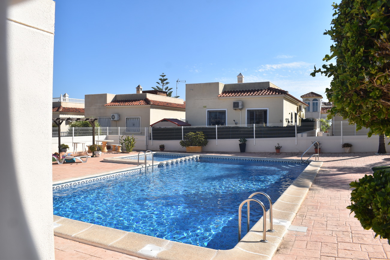 Terrace in bungalow for sale in Algorfa