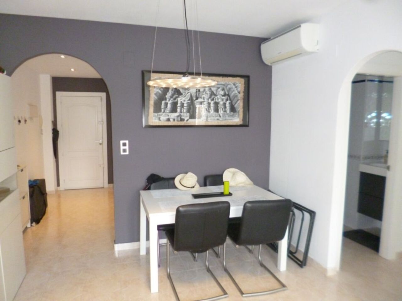 Bedroom in apartment for sale in La Florida