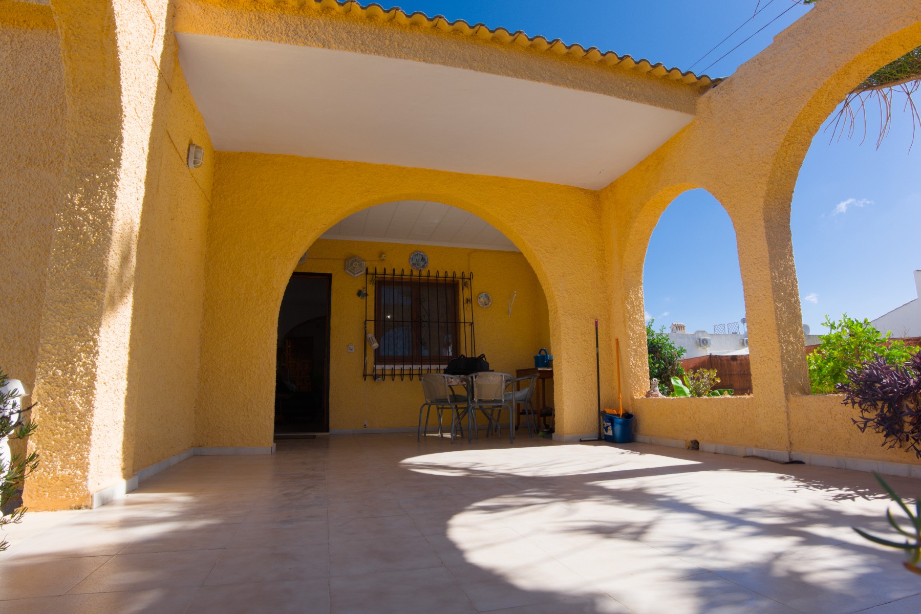 Pool area in villa for sale in La Siesta