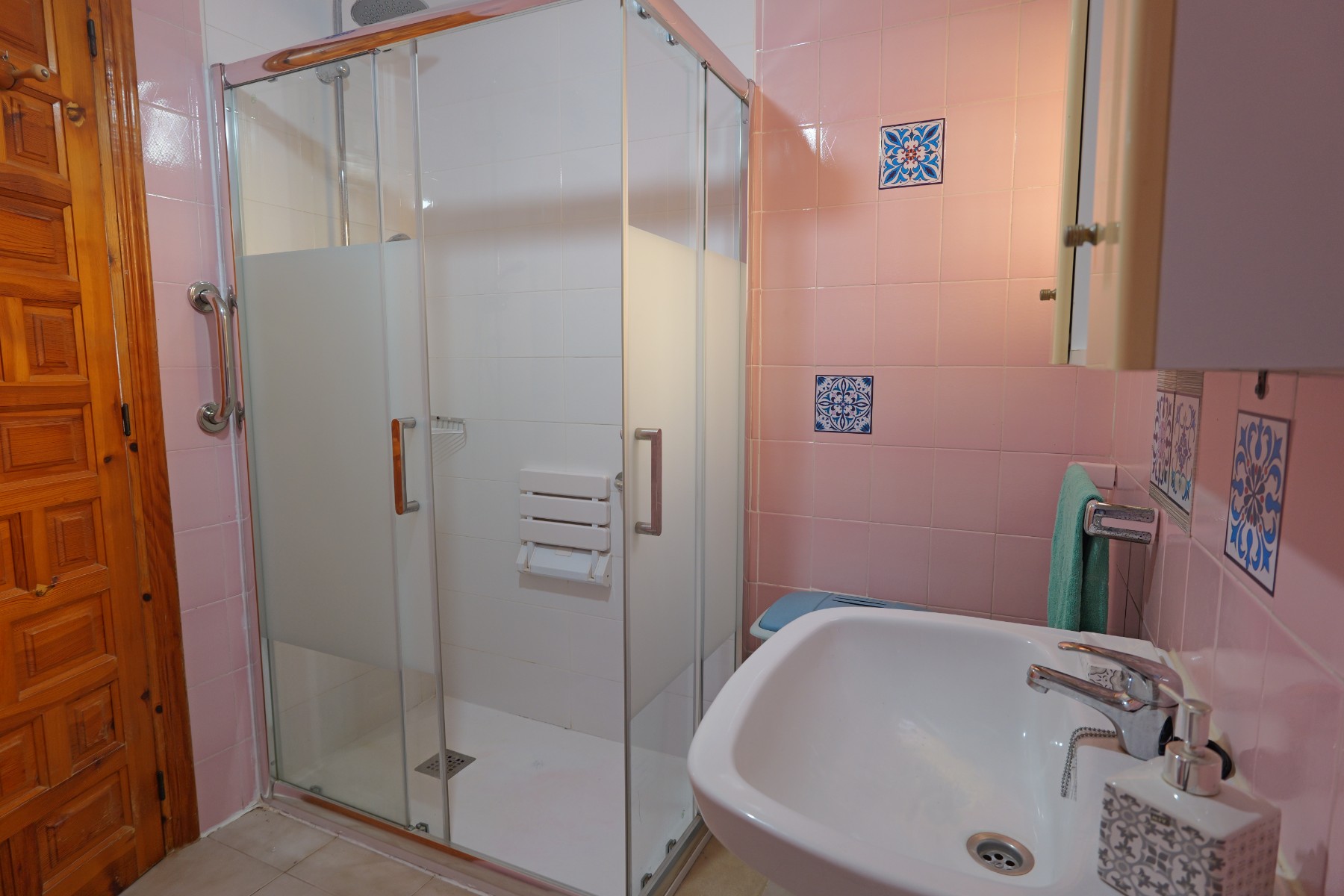 Bathroom in villa for sale in La Siesta