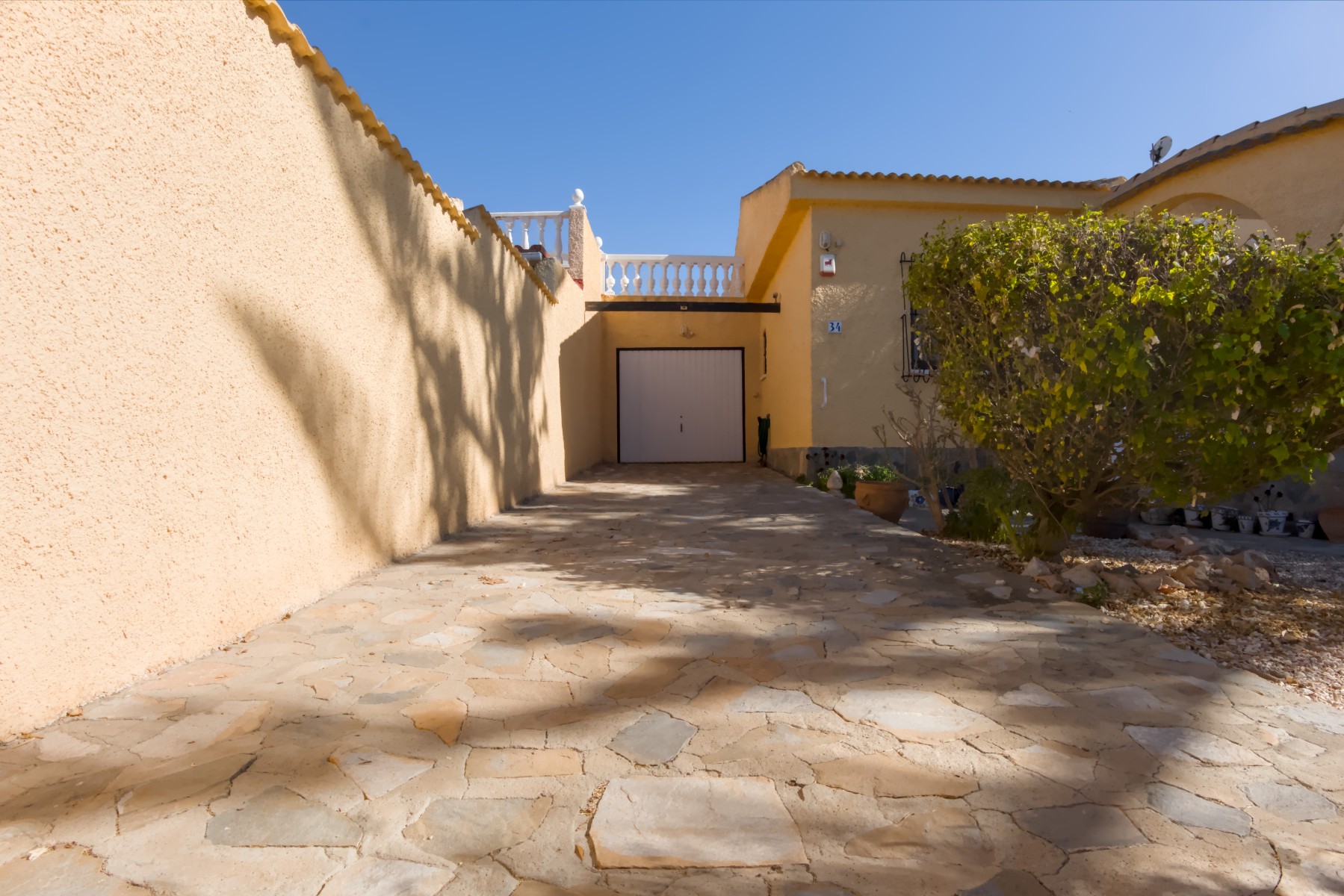 Dining area in villa for sale in La Siesta