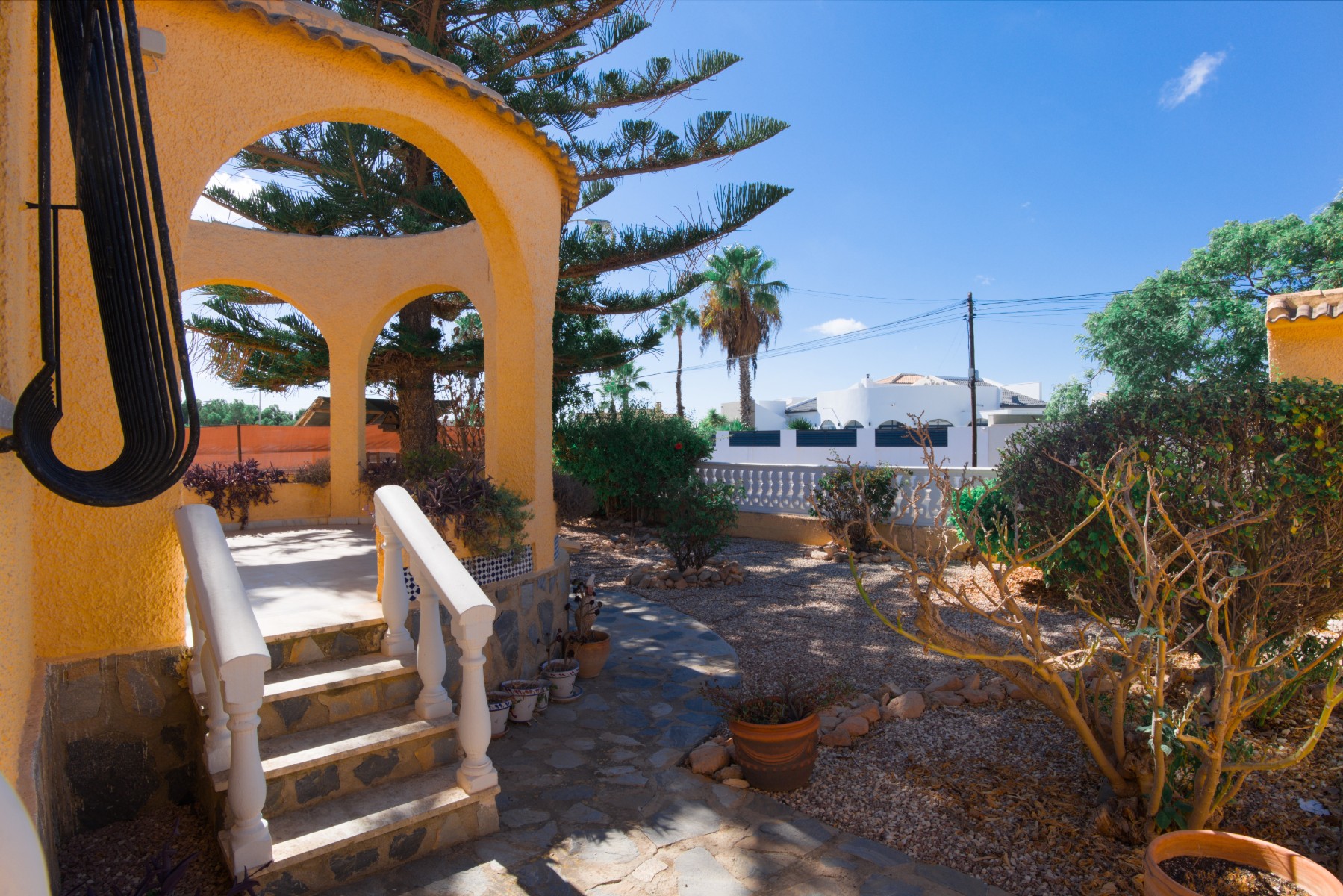 Terrace in villa for sale in La Siesta